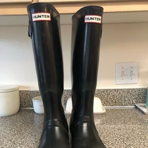 Hunter boots poor condition as is